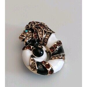 Lion Conch Brooch 1.25" X 1"